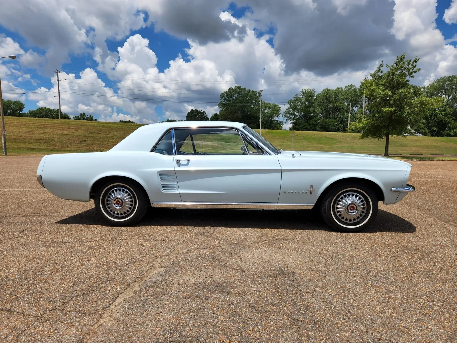 Ford Mustang 1967, profil
