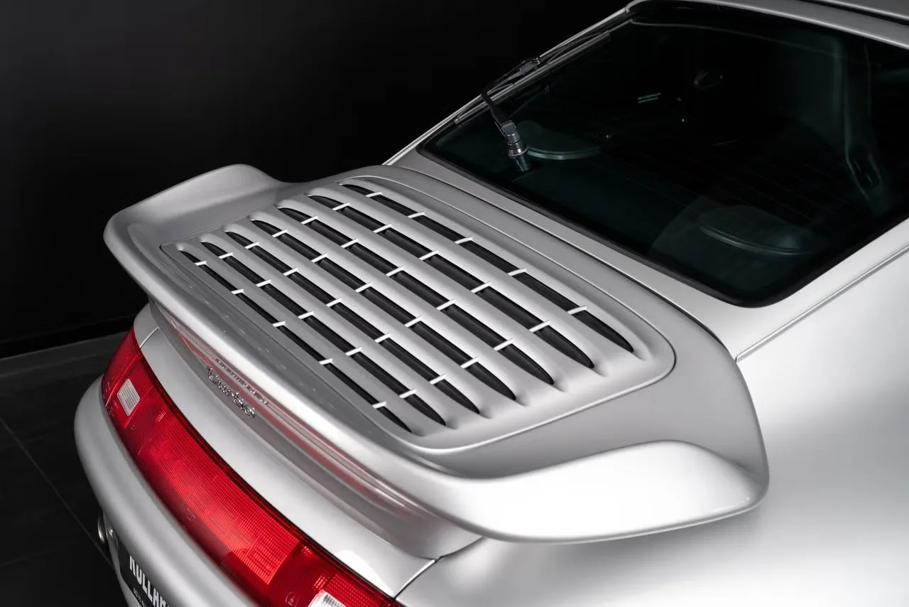 Porsche 911 993 Turbo, aileron arrière